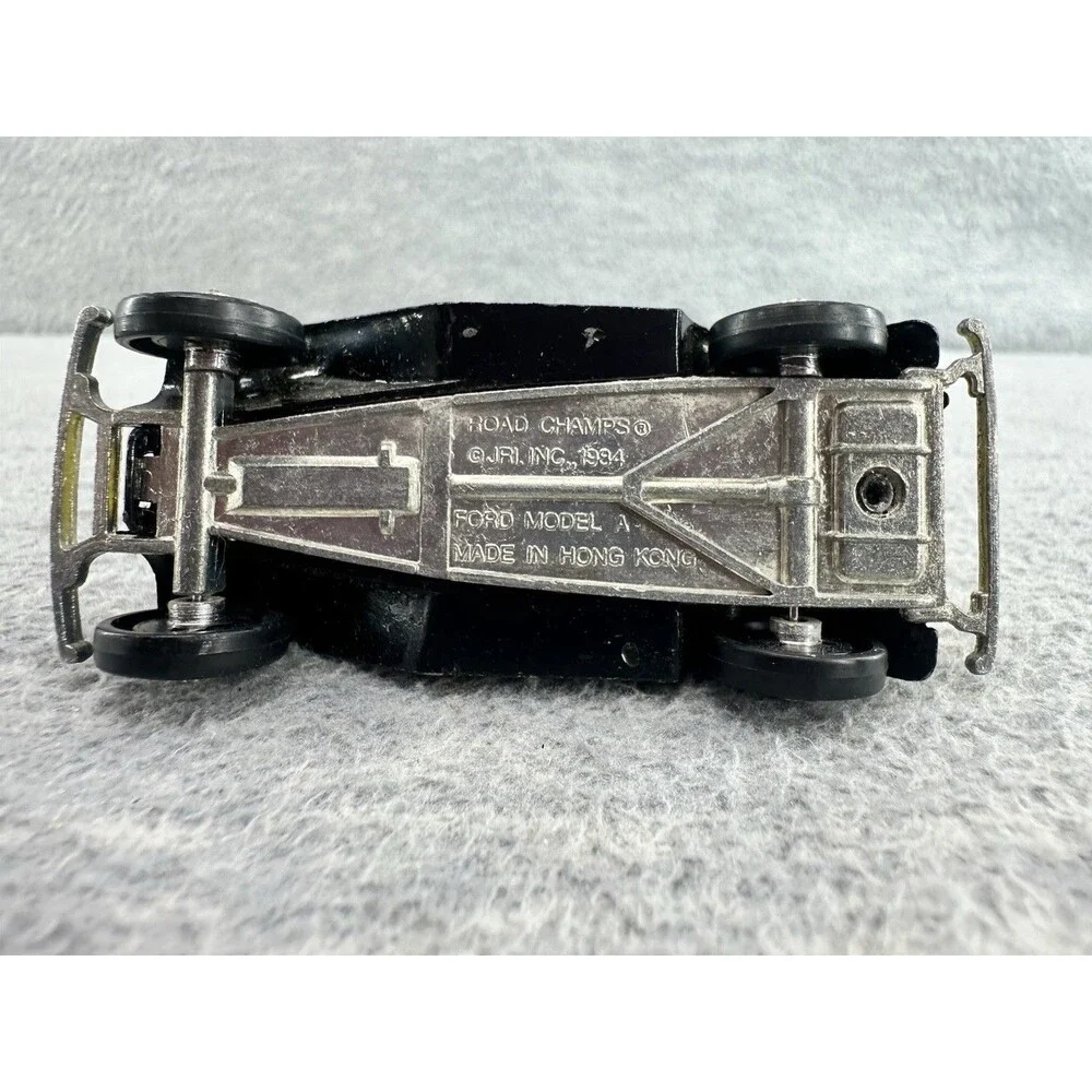 ROAD CHAMPS Ford Red Model A Rumble Seat Roadster Yellow Car T5